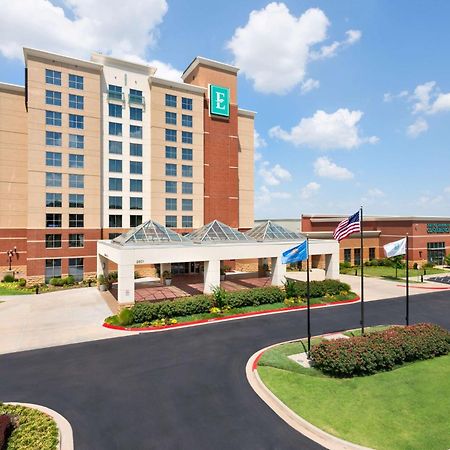 เอ็มบาสซี สวีทส์ นอร์แมน โฮเต็ล แอนด์ คอนเฟอเรนซ์ เซ็นเตอร์ Hotel ภายนอก รูปภาพ