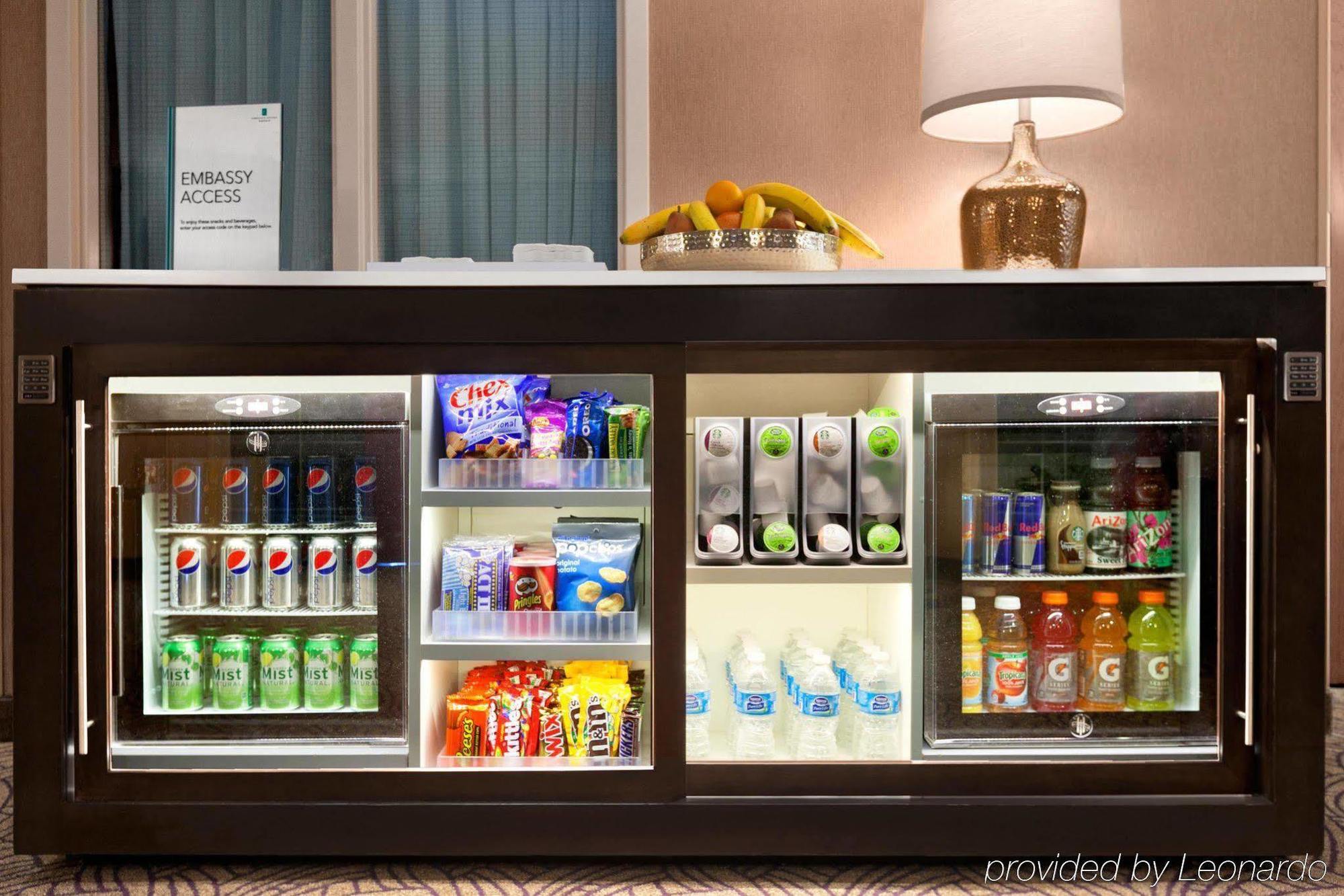 เอ็มบาสซี สวีทส์ นอร์แมน โฮเต็ล แอนด์ คอนเฟอเรนซ์ เซ็นเตอร์ Hotel ภายนอก รูปภาพ